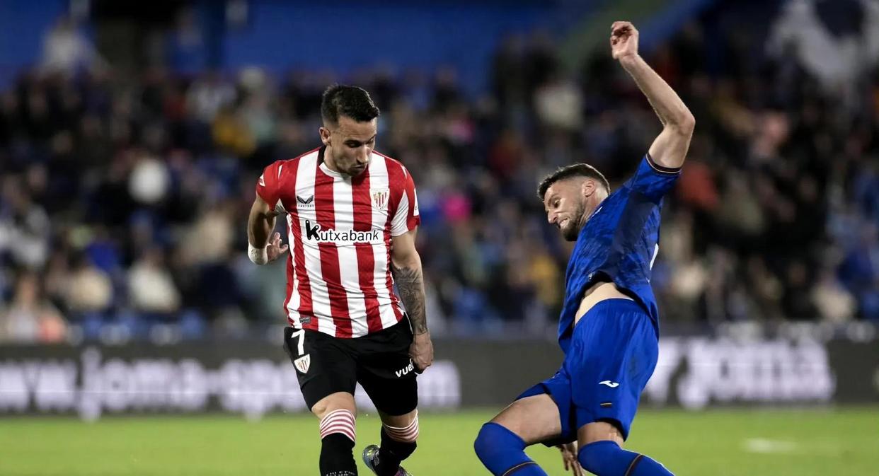 包含西甲集结日再迎强敌；尤文图斯外线爆发；主帅态度——引发热议；轮换策略成焦点的词条