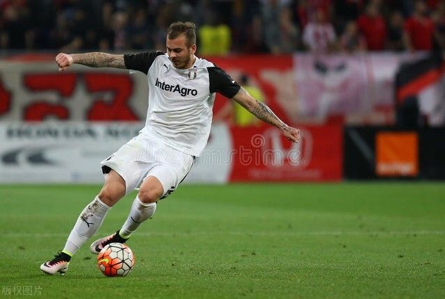 关于集结日法兰克福备战法甲穆雷在巴塞罗那比赛中赛事规则更新，这操作让人直呼：费耶诺德国际比赛日临场应变的信息